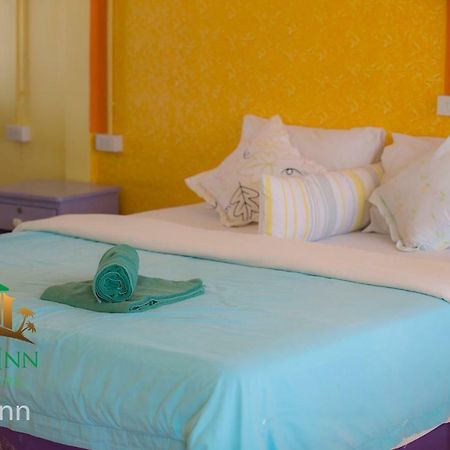 Island Inn Ko Lan Bagian luar foto