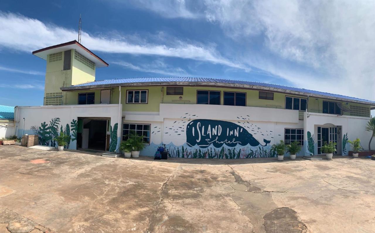 Island Inn Ko Lan Bagian luar foto