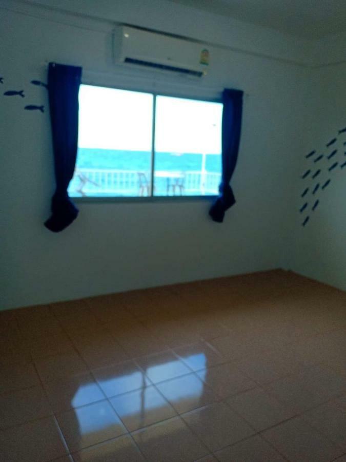 Island Inn Ko Lan Bagian luar foto
