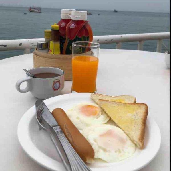 Island Inn Ko Lan Bagian luar foto
